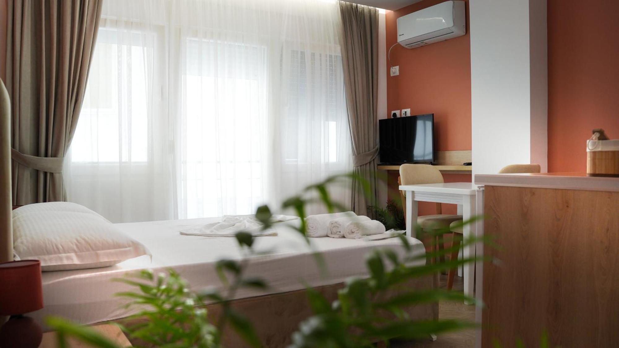 Hotel Luris Golem  Luaran gambar