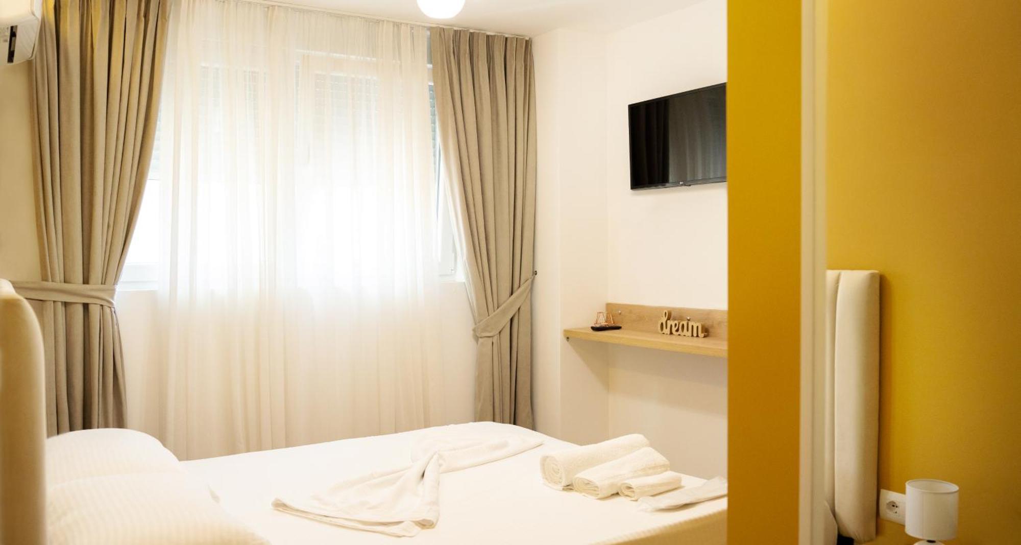 Hotel Luris Golem  Luaran gambar